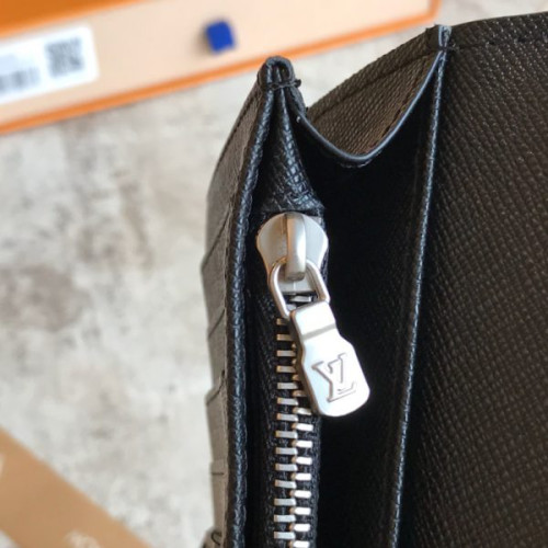 l0*is-V*t0n-wallet-48